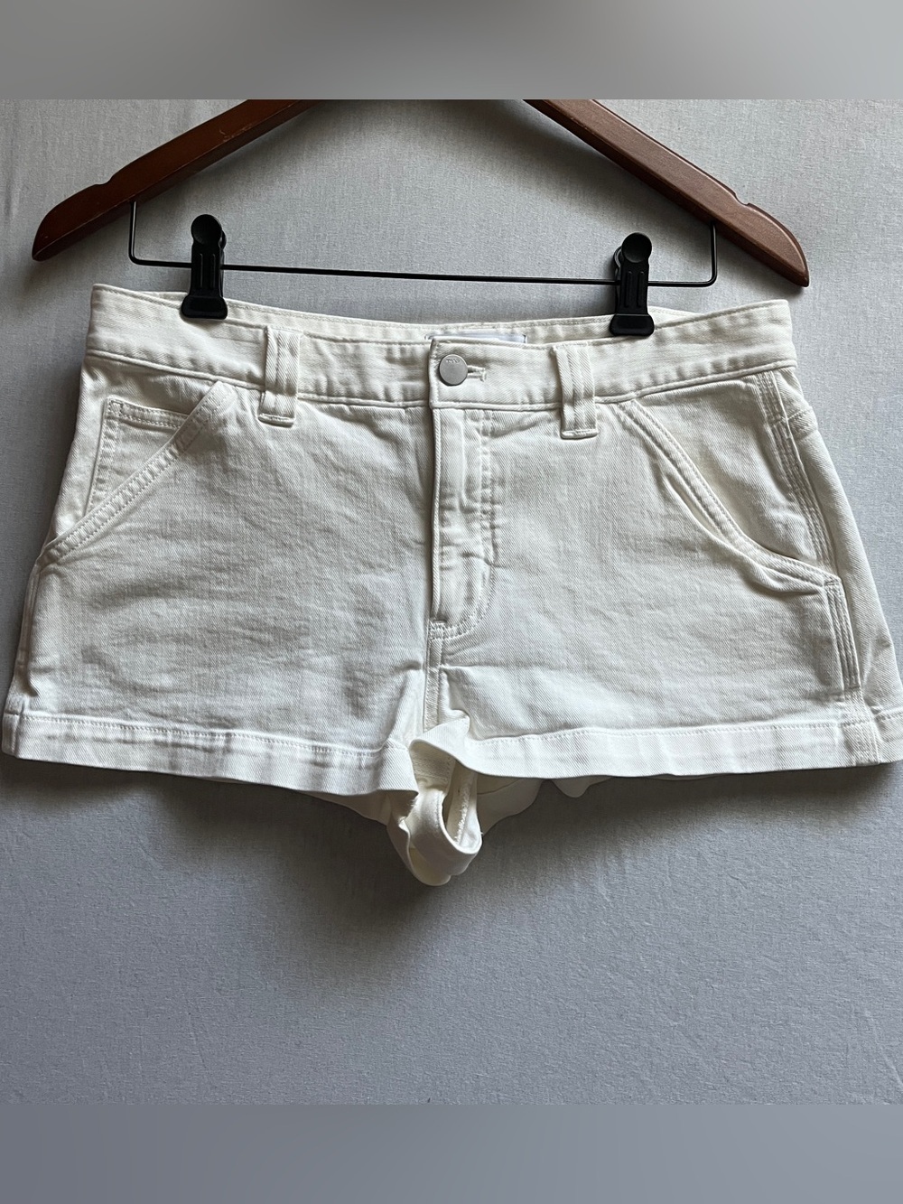 TNA Aritzia White Denim Shorts Women's Cutoff Short Shorts Size 6